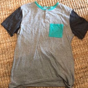 T-shirt with front pocket